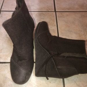 Toms wedge boots